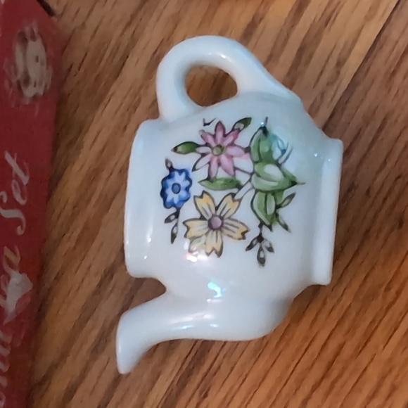 Toy China Tea Set - Picture 3 of 6